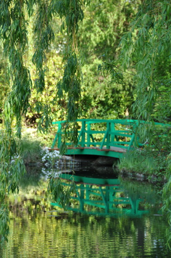 Petit pont cintré, jardin de Monet