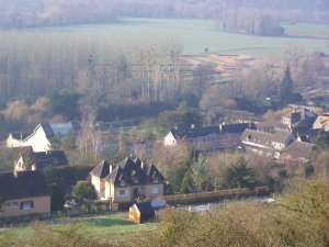 Vue générale du village de Giverny depuis la colline