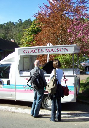 Marchande de glaces à Giverny