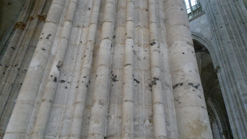 détail de pilier de l'abbatiale Saint-Ouen de Rouen 