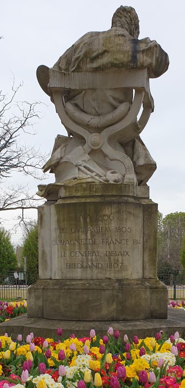 La statue d'Ernest Meissonier