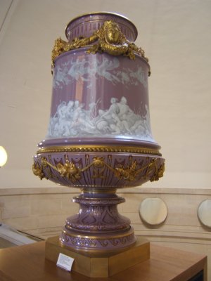 Vase monumental, Musée nationale de la Céramique de Sèvres