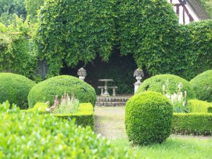 Le jardin à la française du château de Jeufosse